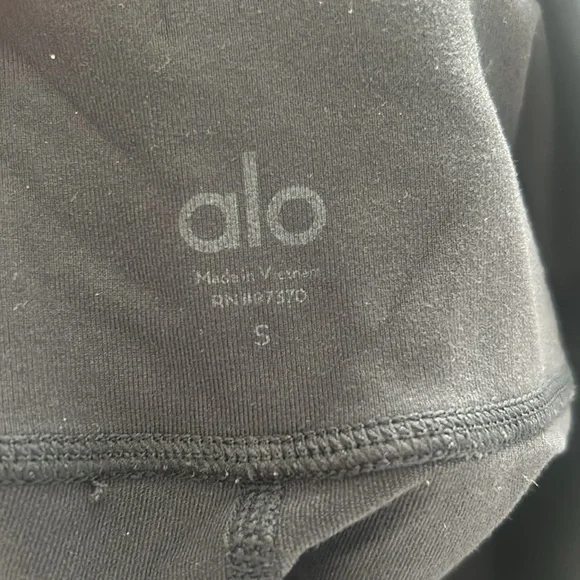 Alo 7” high rise biker short - black size Small - Picture 4 of 4